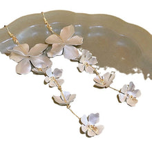 Load image into Gallery viewer, Niche Exaggerated-design Light-luxury Earrings