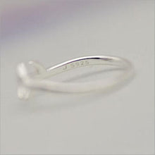 Load image into Gallery viewer, Women's Simple Smooth Surface Open Antler Ring