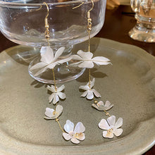 Load image into Gallery viewer, Niche Exaggerated-design Light-luxury Earrings